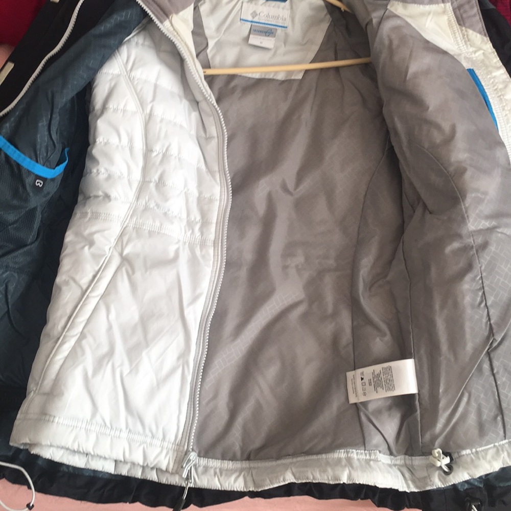 Columbia winter coat/ detachable jacket - Picture 4 of 5